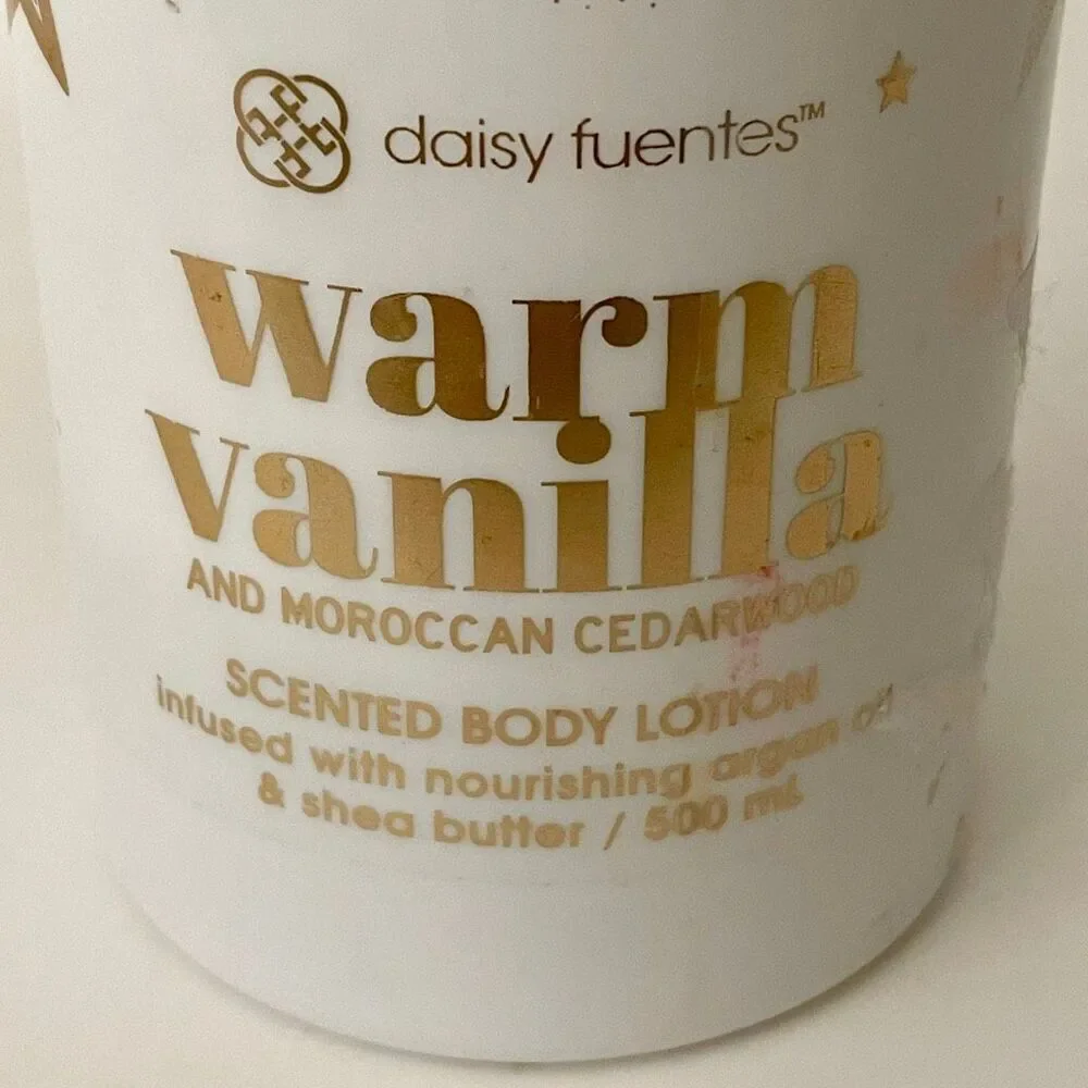 NWT Daisy Fuentes Warm Vanilla & Moroccan Cedarwood scented Body Lotion16.91 Oz